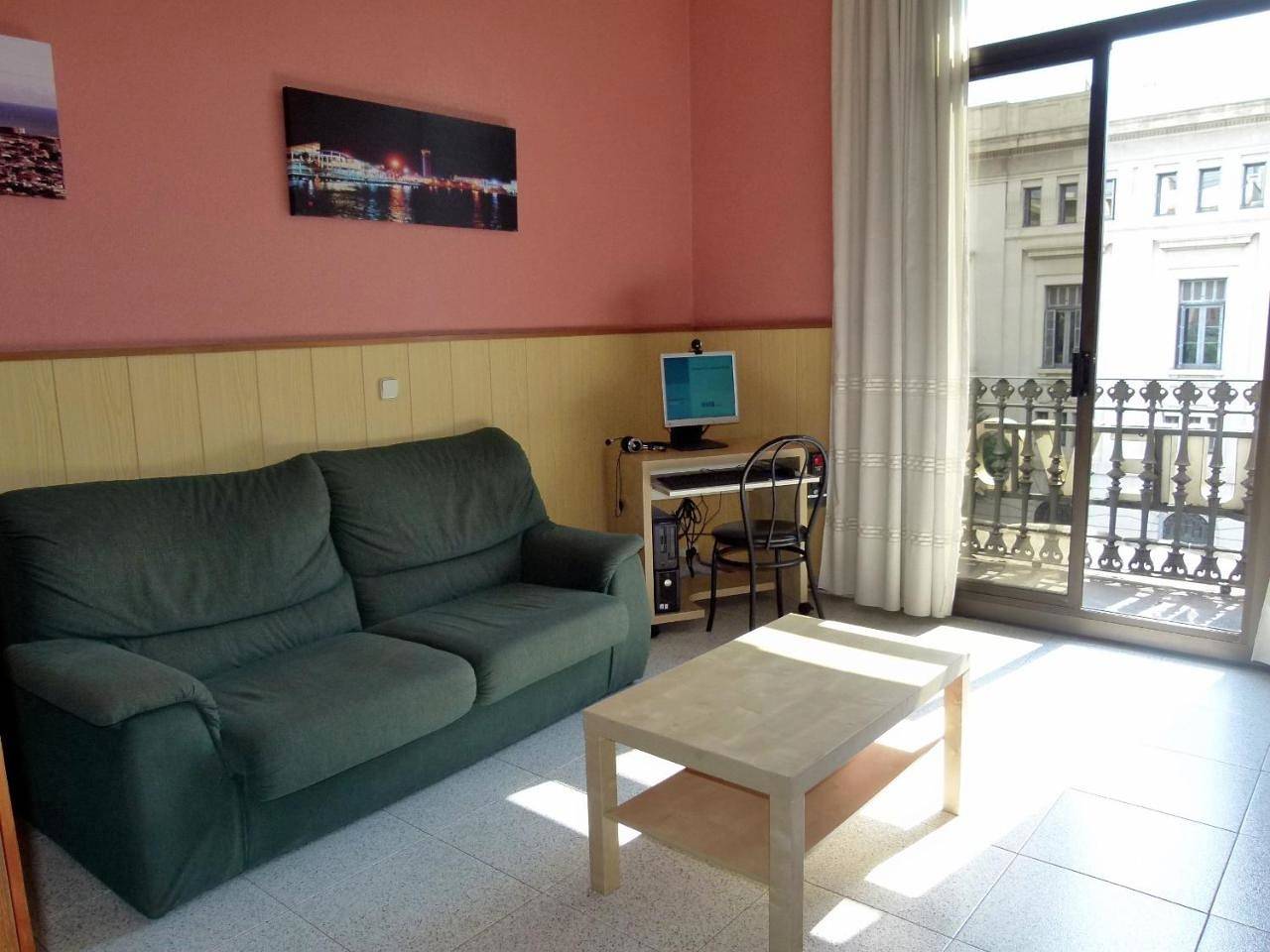 Hostal Nuevo Colon in Centro Barcelona, Barcelona