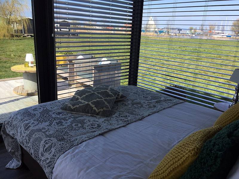 Vakantiefriesland — Nachhaltiges Ferienhaus in Warns mit eigener Terrasse in Ijsselmeer