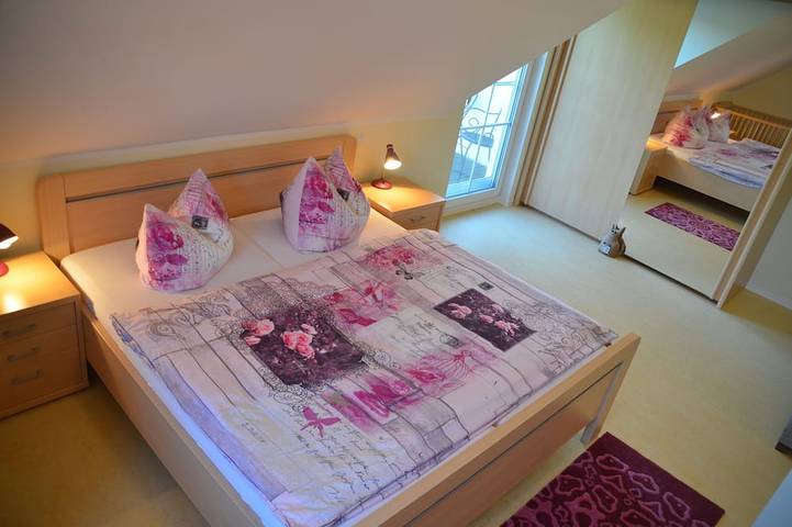 Ferienwohnung für 5 Personen, mit Balkon und Garten sowie Sauna in Neunburg vorm Wald - 2