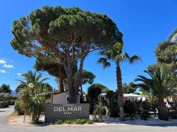 Camping pour 6 personnes, avec bassin pour enfant ainsi que piscine et jardin à Argelès-sur-Mer