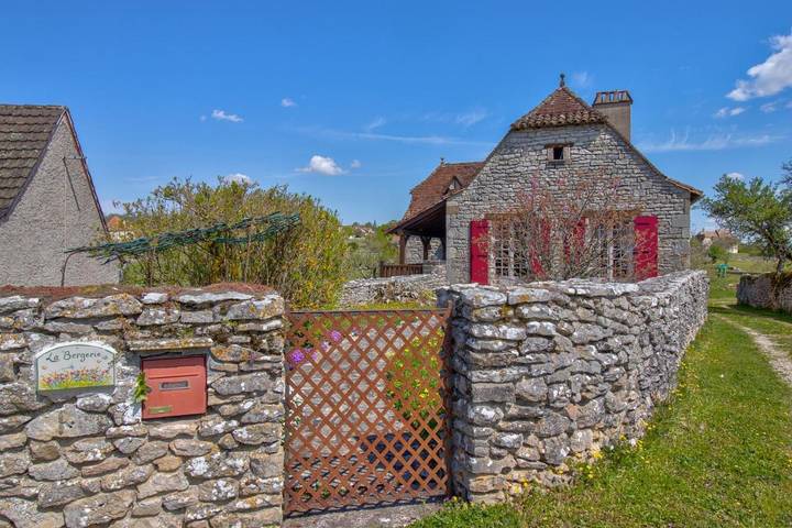 Location de vacances pour 4 personnes, avec jardin et terrasse à Espédaillac - 3