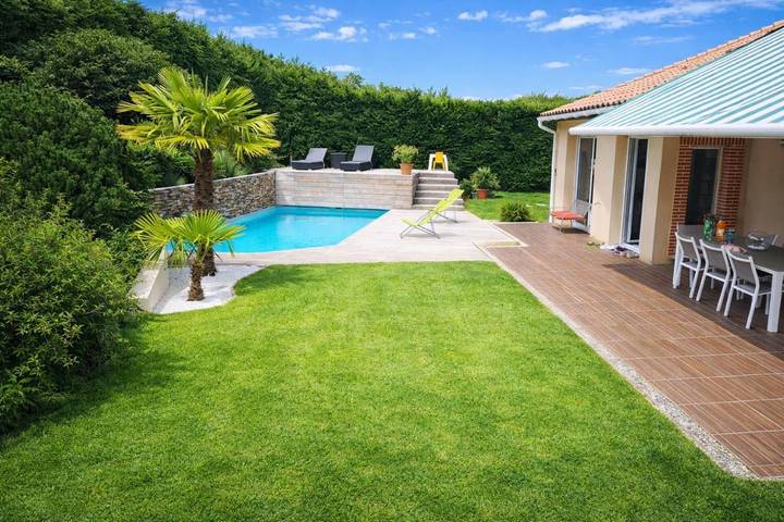 Casa de vacaciones para 8 personas, con jardín además de piscina y terraza - 1