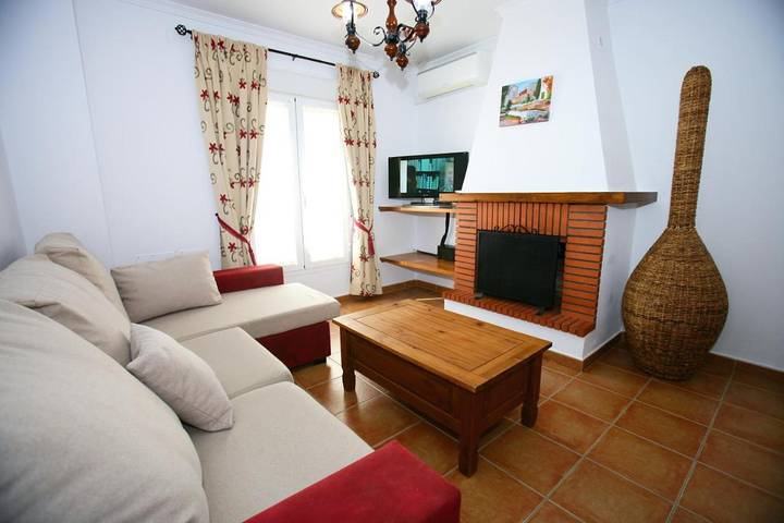 Casa rural para 6 personas, con vistas además de jardín y piscina en El Bosque - 4