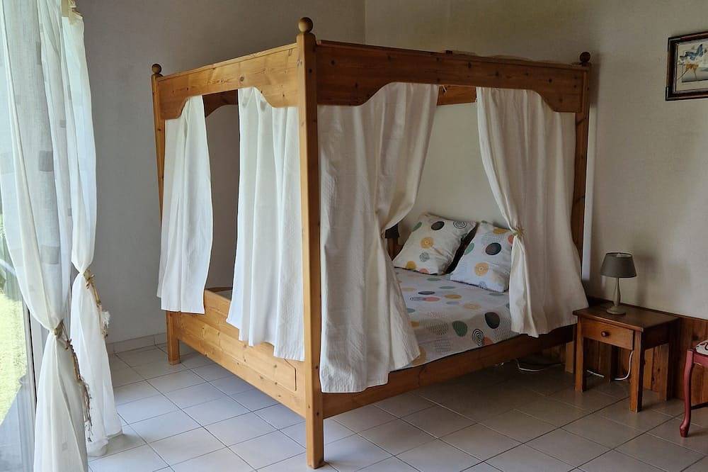 Ganze Wohnung, Self-contained, air-conditioned studio, swimming pool just for you, rated 2*. in Ucel, Parc naturel régional des Monts d'Ardèche
