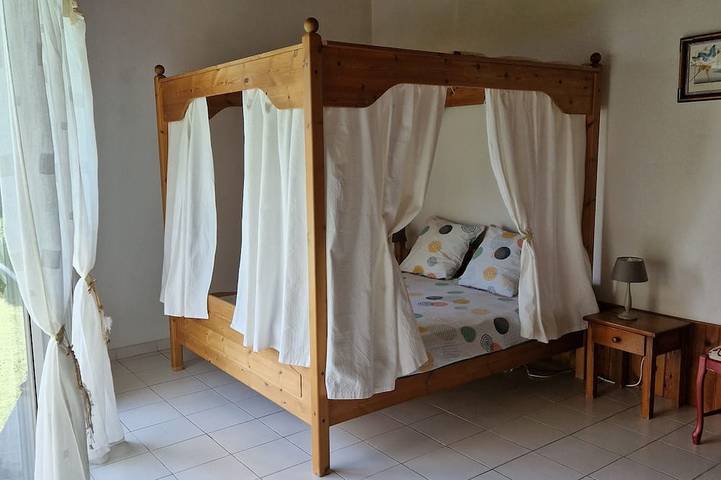 Gîte pour 3 personnes, avec jardin et terrasse à Ucel - 2