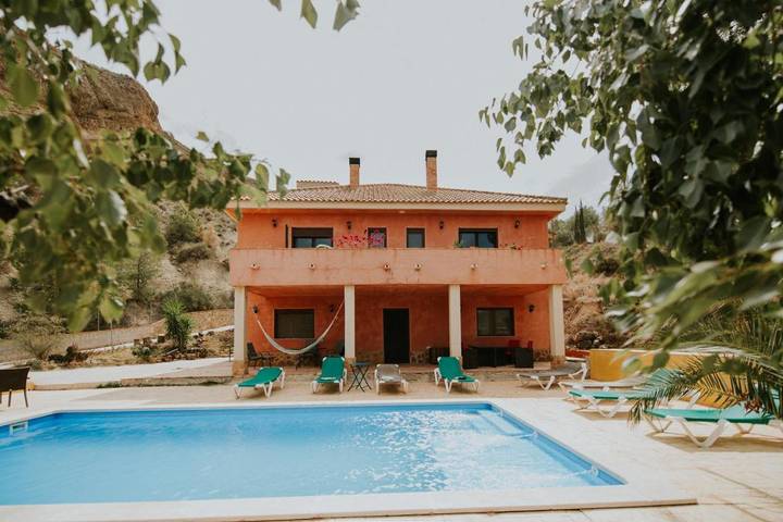 Chalet para 16 personas, con Balcón y Jacuzzi además de Terraza y Jardín en Provincia de Murcia