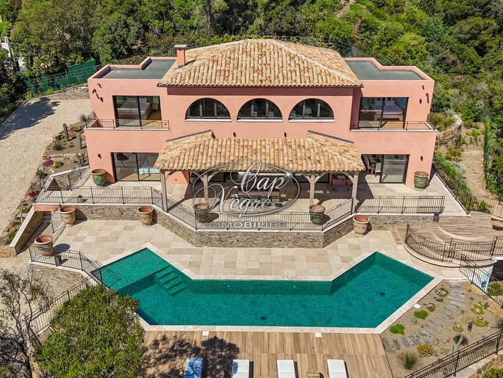 Villa pour 8 personnes, avec jardin et terrasse dans Le Lavandou - 2