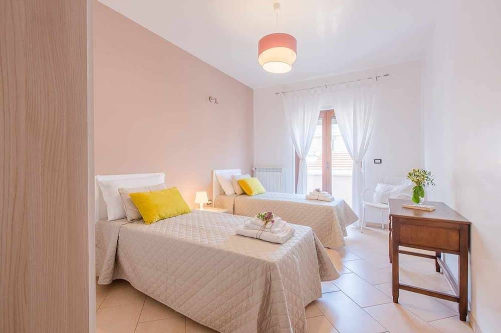 Family house - 2 verandas - outdoor kitchen - exercise bike - 6 km from beaches in Carovigno, Salento