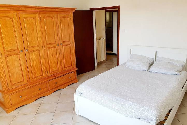 Location de vacances pour 8 personnes, avec jardin ainsi que jacuzzi et terrasse à Saint-Gervasy - 4