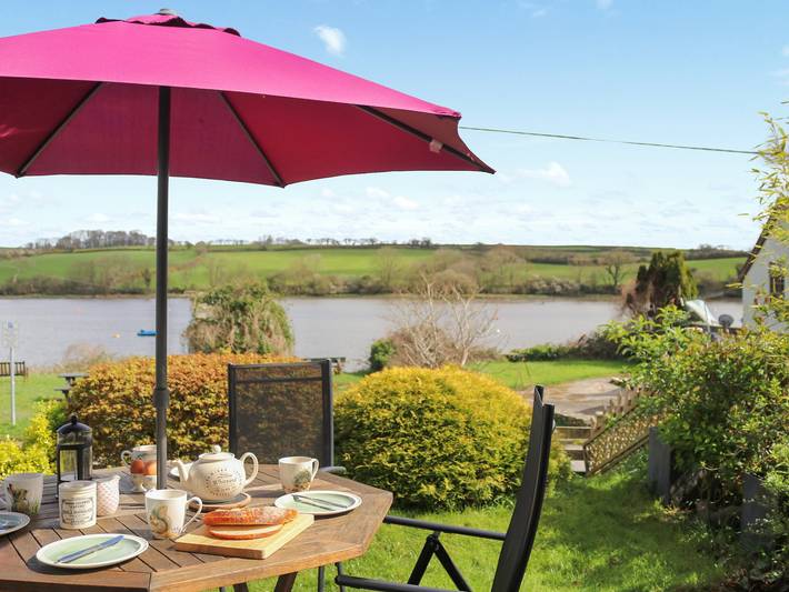 Holiday rental for 4 people, with garden in St Dogmaels