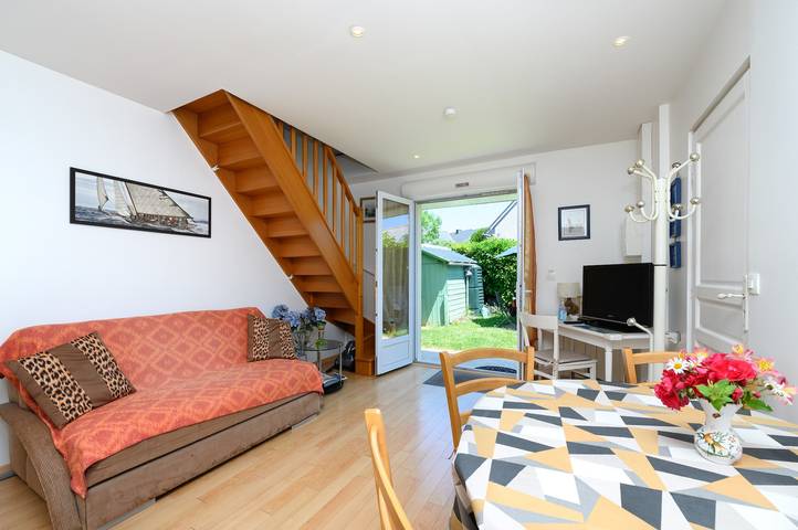 Holiday Home 'Ty Lydian' with Private Terrace, Private Garden and Wi-Fi in Arradon, Côte des Mégalithes