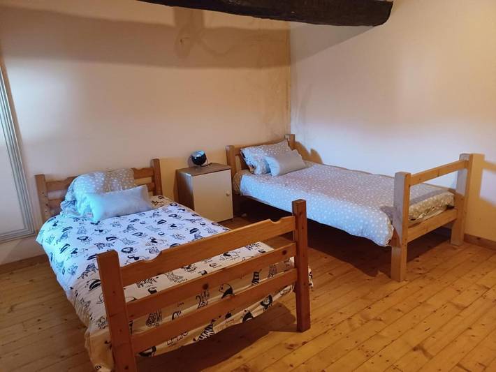 Location de vacances pour 5 personnes, avec terrasse ainsi que jardin et piscine à Chaunay - 3