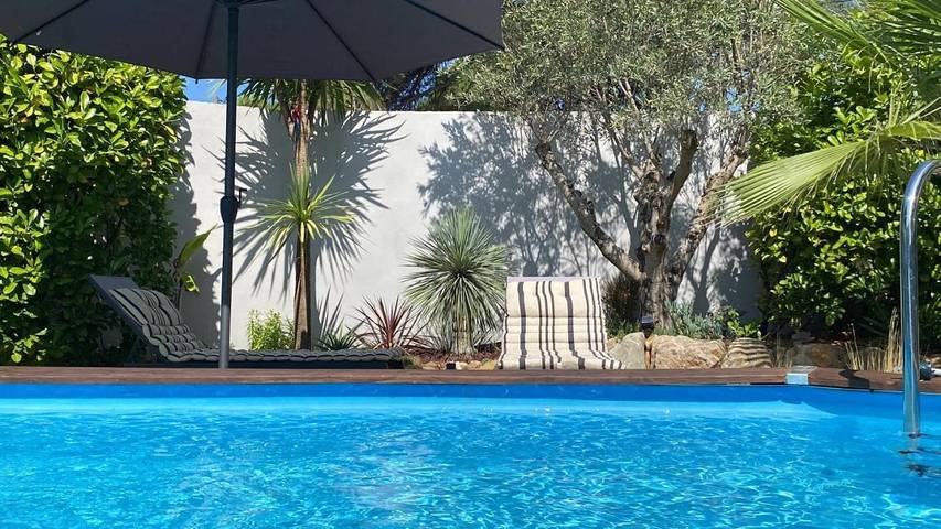 Location de vacances pour 2 personnes, avec vue ainsi que jardin et piscine à Clermont-l'Hérault - 3