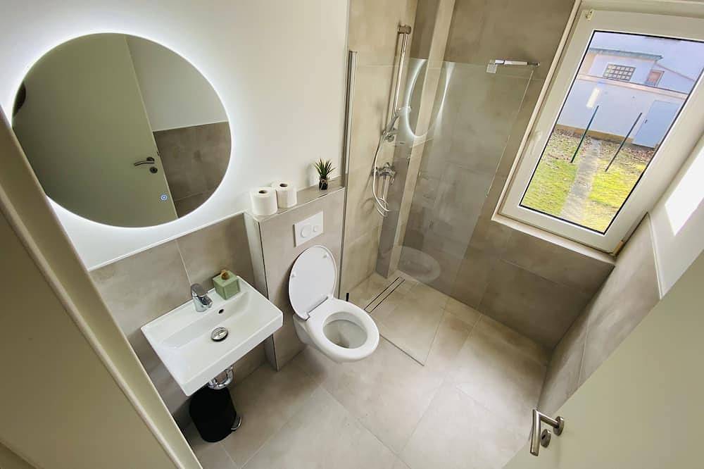 House l 10 Beds l 5 Bedrooms l 4 Bathrooms l Wi-Fi in Lippstadt, Nordrhein-Westfalen