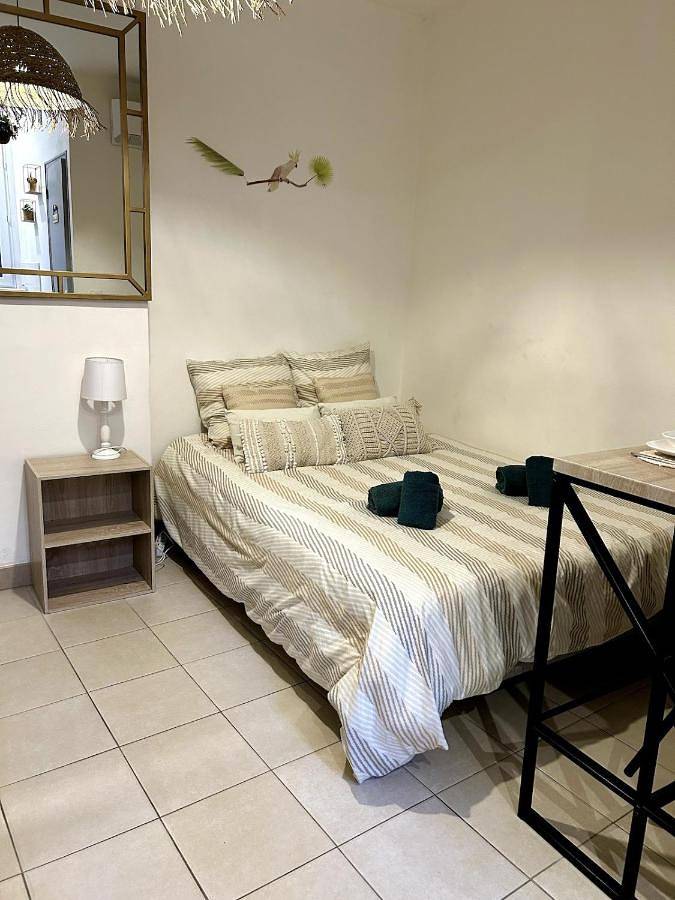 Appartement entier, One-Bedroom Apartment in Avignon, Vaucluse