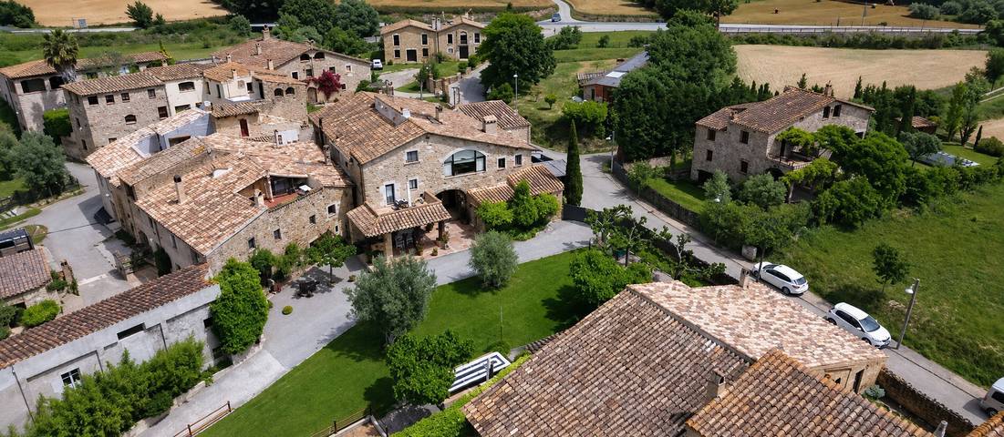Casa rural para 35 personas, con Jardín y Piscina para niños en Cataluña