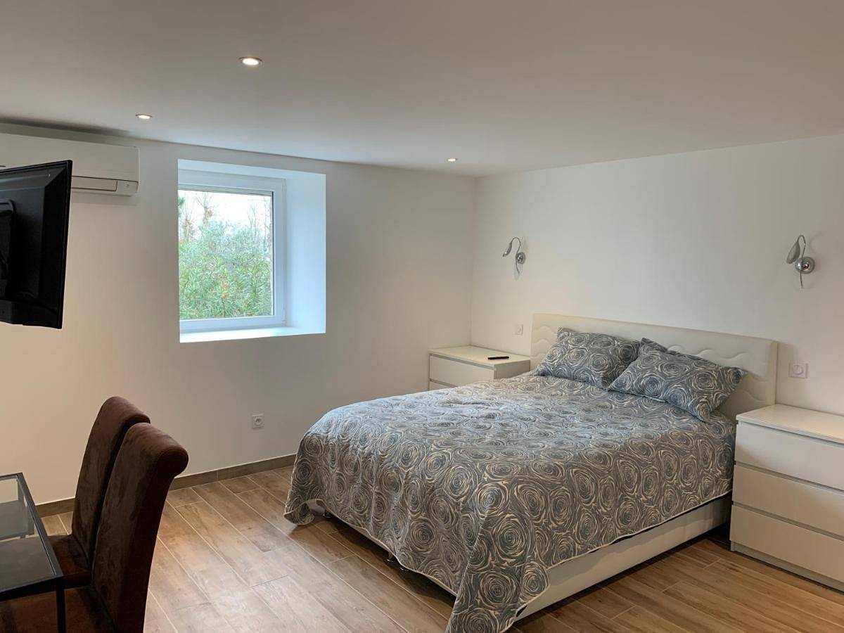 Appartement entier, Family Suite in Saint-Pierre-de-Bœuf, Parc Naturel Régional du Pilat