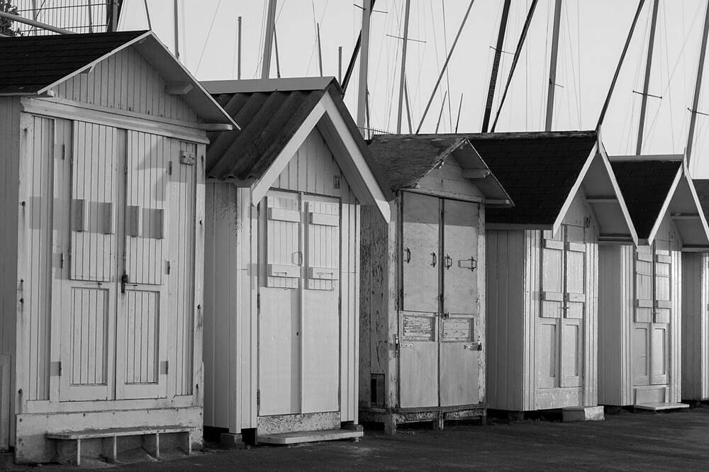 Entire apartment, L'abri Côtier, Studio Rénové Tout Confort à 50 Mètres de Plage in Luc-sur-Mer, Caen region