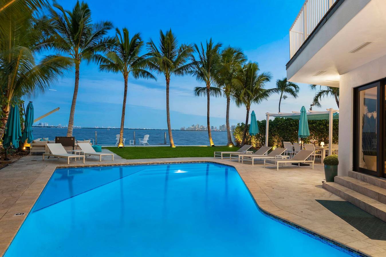 Best Bayfront View with Heated Pool in North Bay Village, Florida