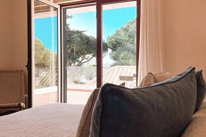 Schöne große freistehende Villa in der Vilamoura Marina Area mit Pool in Quarteira, Faro Distrikt