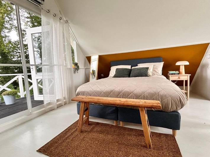 Ferienwohnung für 2 Personen, mit Balkon und Terrasse sowie Garten und Pool