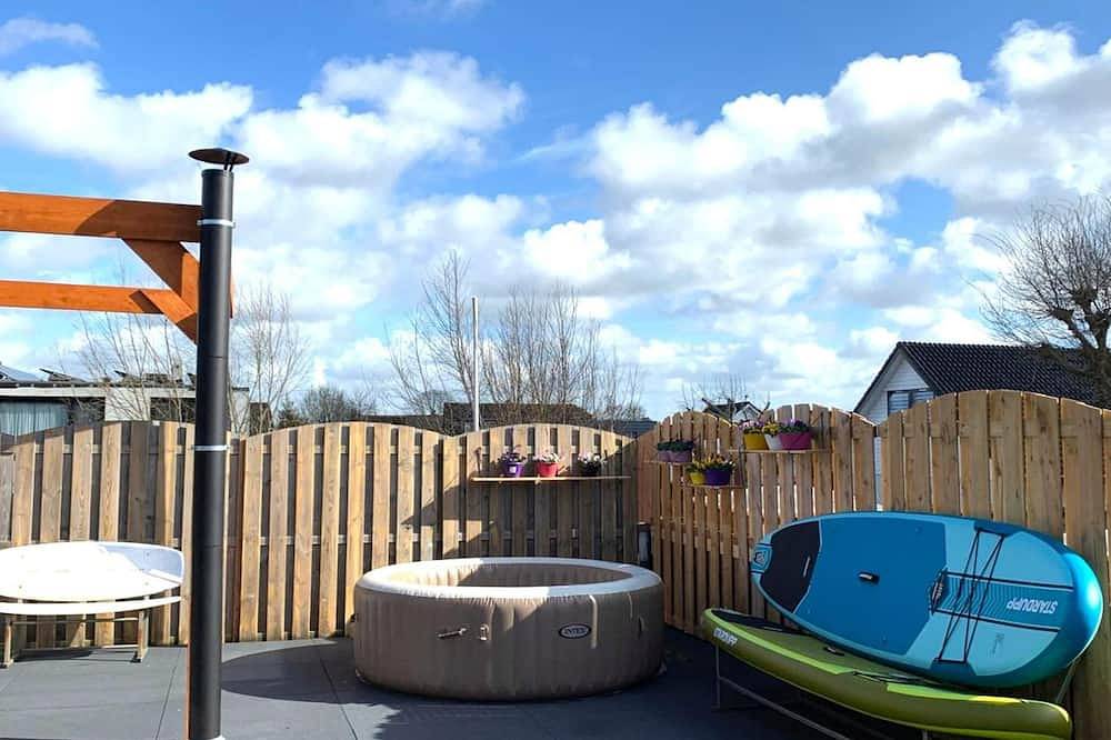 Ganze Wohnung, Wohnung in Kaag mit Dachterrasse und Whirlpool in Kaag, Groene Hart