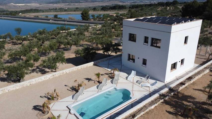 Apartamento para 5 personas, con Balcón y Terraza además de Jardín y Piscina en Biar