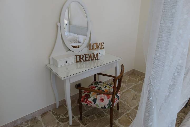 Appartamento intero, Central Location! Vista lago! Private Parking. Rinnovato a nuovo.Bello e pratico in Lenno (Italia), Tremezzina