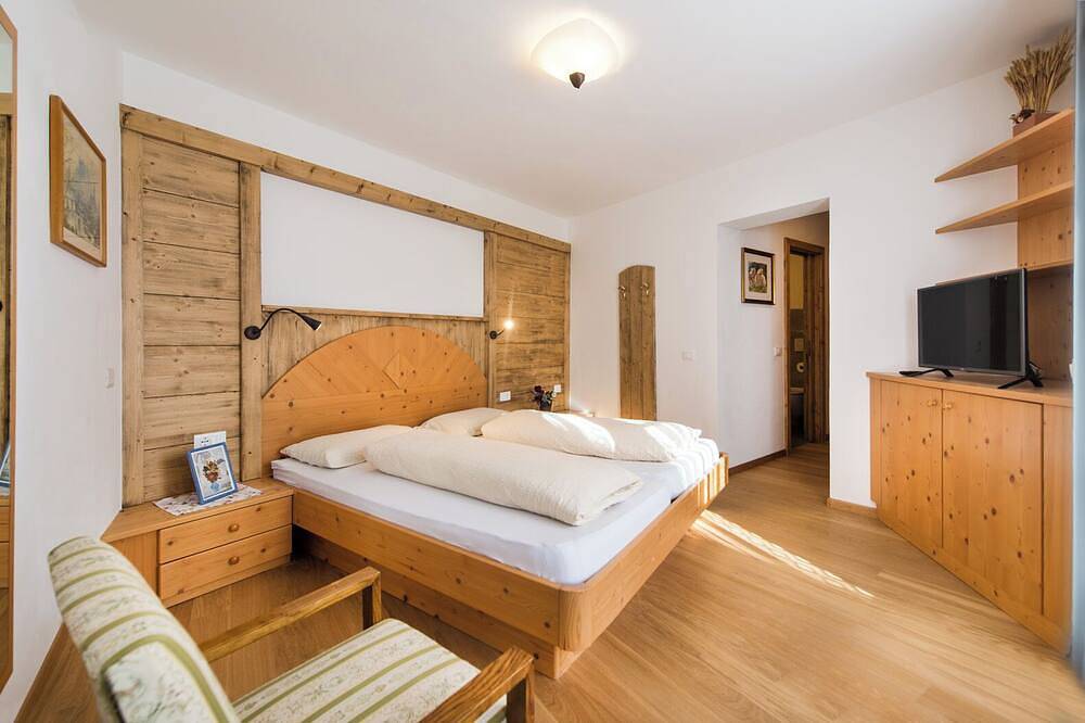 Ganze Wohnung, 5 Minuten zur Seiseralm-Umlaufbahn entfernt .Familien Appartment und Terrasse. in Seis am Schlern, Kastelruth