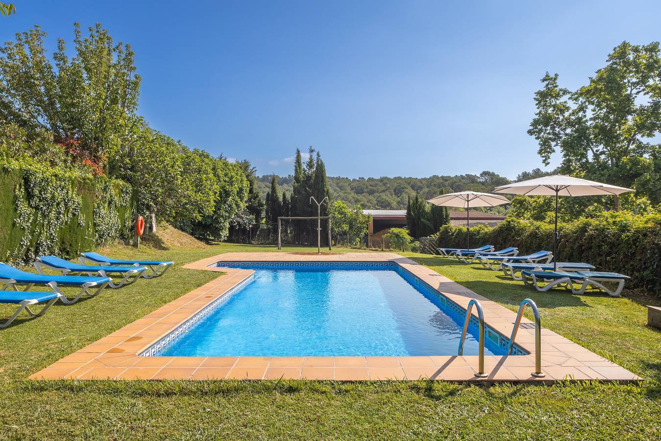 Casa de férias 'Mas' com vista para a montanha, Wi-Fi e ar condicionado in Fontcoberta, Pla de l'Estany