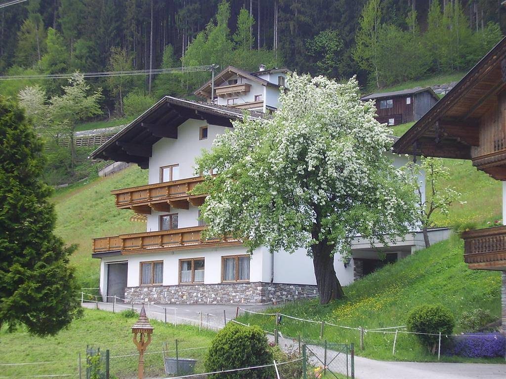 Entire holiday apartment, Bahlerhof - Luxner Annelies in Ried im Zillertal, Ski-Optimal Hochzillertal