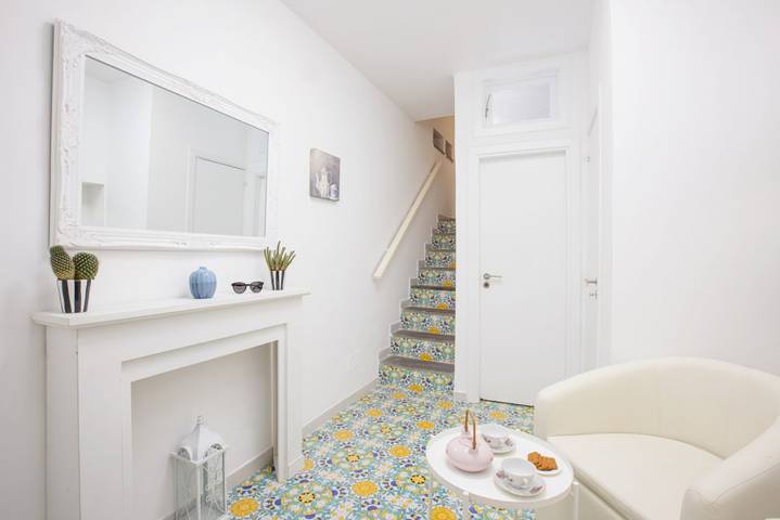 Appartamento intero, Appartamento vacanze per 4 persone con balcone/terrazza in Spiaggia pubblica di Sorrento, Sorrento