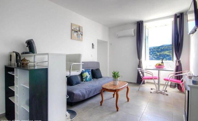 Gîte pour 4 personnes, avec vue sur le lac ainsi que jardin et vue à Santo-Pietro-di-Tenda