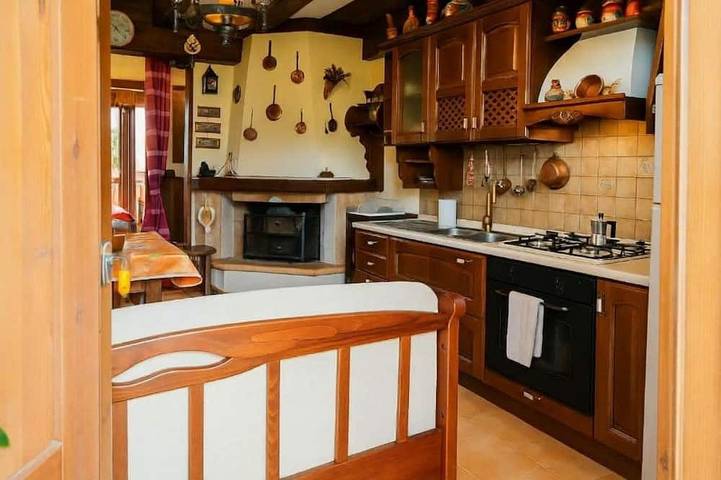 Appartamento intero, Nido con Giardino privato, BBQ e WiFI in Castel di Sangro, Provincia di L'Aquila