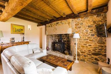 Gîte pour 10 personnes, avec terrasse et jardin à Saint-Clet