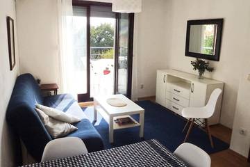 Ferienwohnung für 3 Personen, mit Terrasse und Garten in Budva