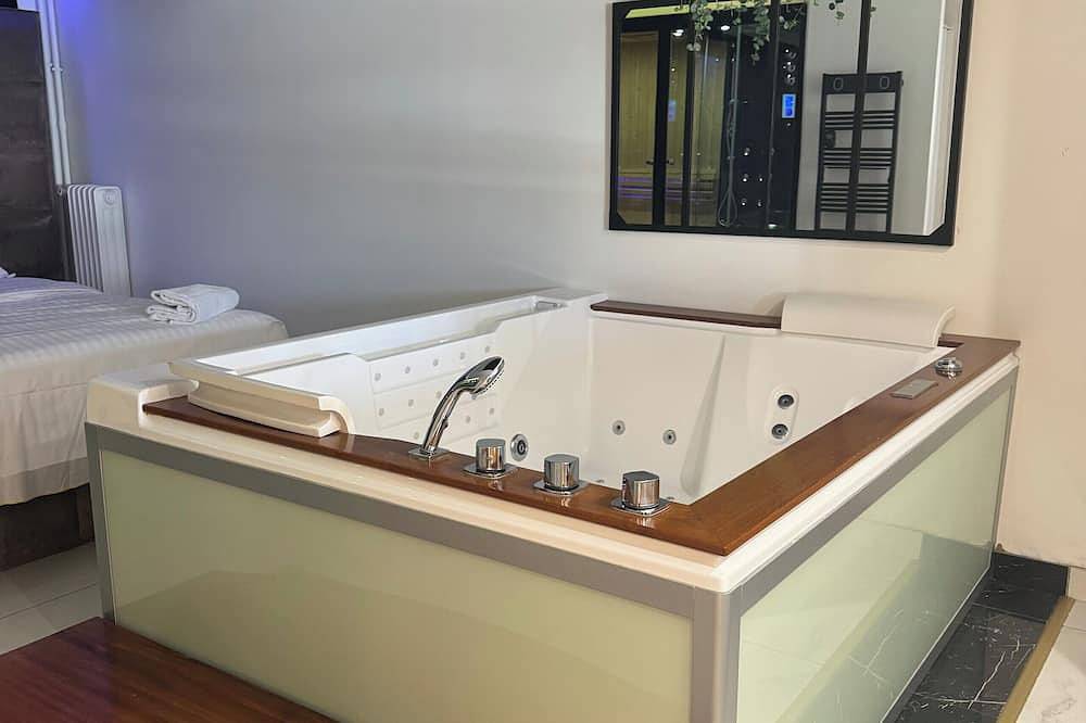 Ganze Wohnung, Prestige Suite with private Jacuzzi & Sauna in Saint-Martin-du-Littoral, Le Havre und Umgebung