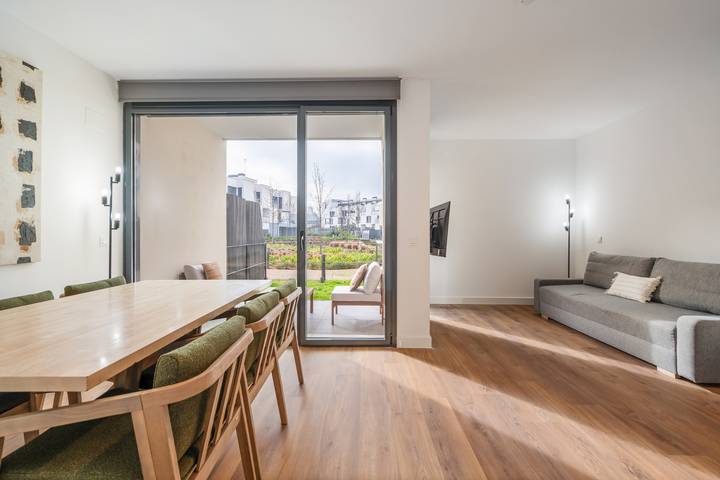Ferienwohnung für 6 Personen, mit Balkon und Garten sowie Pool, kinderfreundlich - 1