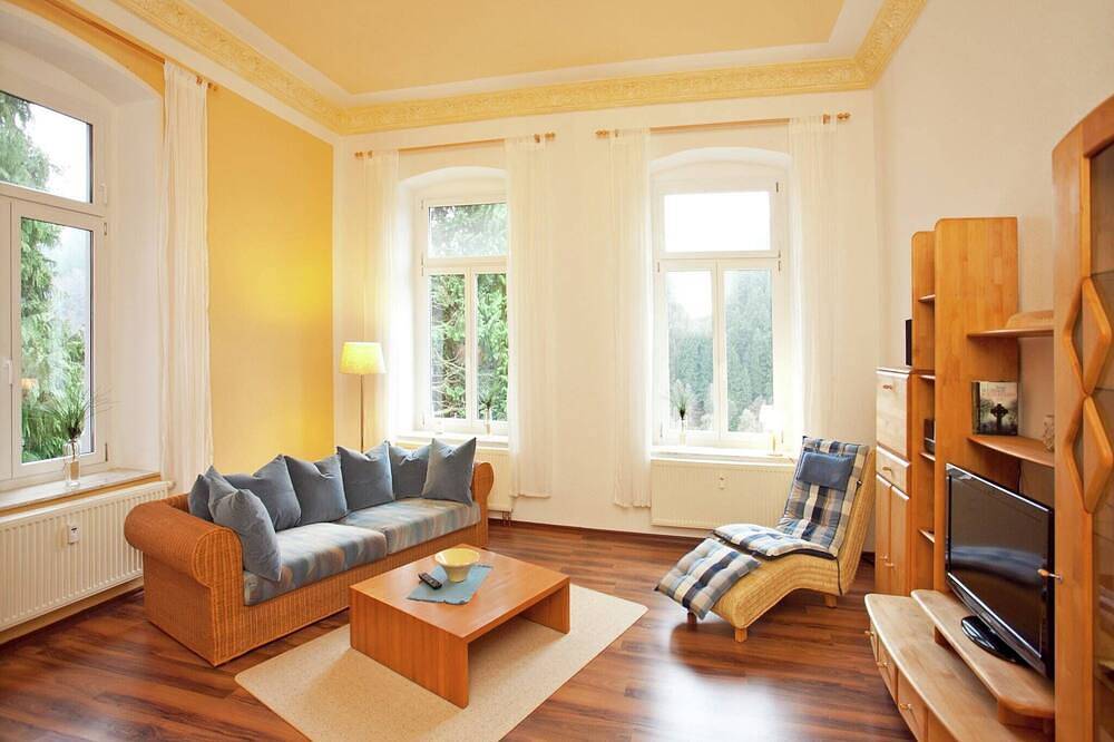 Moderne Villa in Borstendorf mit Park in Grünhainichen, Erzgebirge