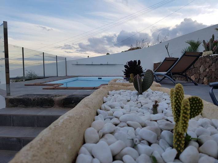 Casa rural para 7 personas, con jardín además de piscina y vistas en San Bartolomé - 4