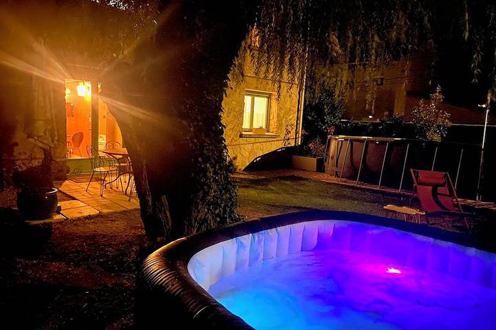 Cocon Provence-Jacuzzi & jardin-Ventoux & Avignon in Carpentras, Parc naturel régional du Mont-Ventoux