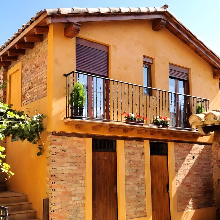 Casa rural para 4 personas, con balcón y jardín, Se admiten mascotas en La Rioja