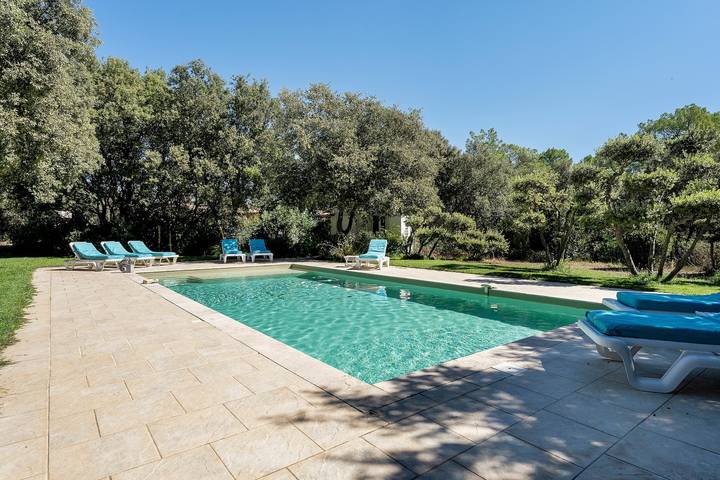 Le Clos De La Poterie avec piscine privée, Wi-Fi et climatisation près d’Uzès in Saint-Quentin-la-Poterie, Région de Nîmes