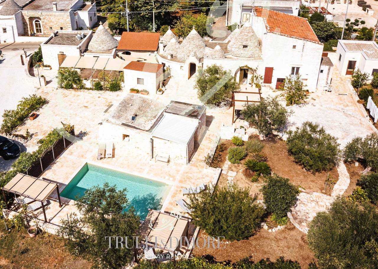 Td Truly Trulli Gentle Breezes Across Olive Va... in Coreggia, Bari Provinz