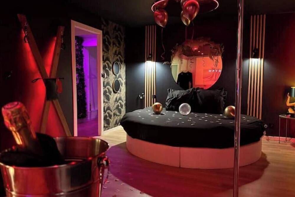 L'everbliss – Suite érotique avec jacuzzi in Violaines, Région de Béthune