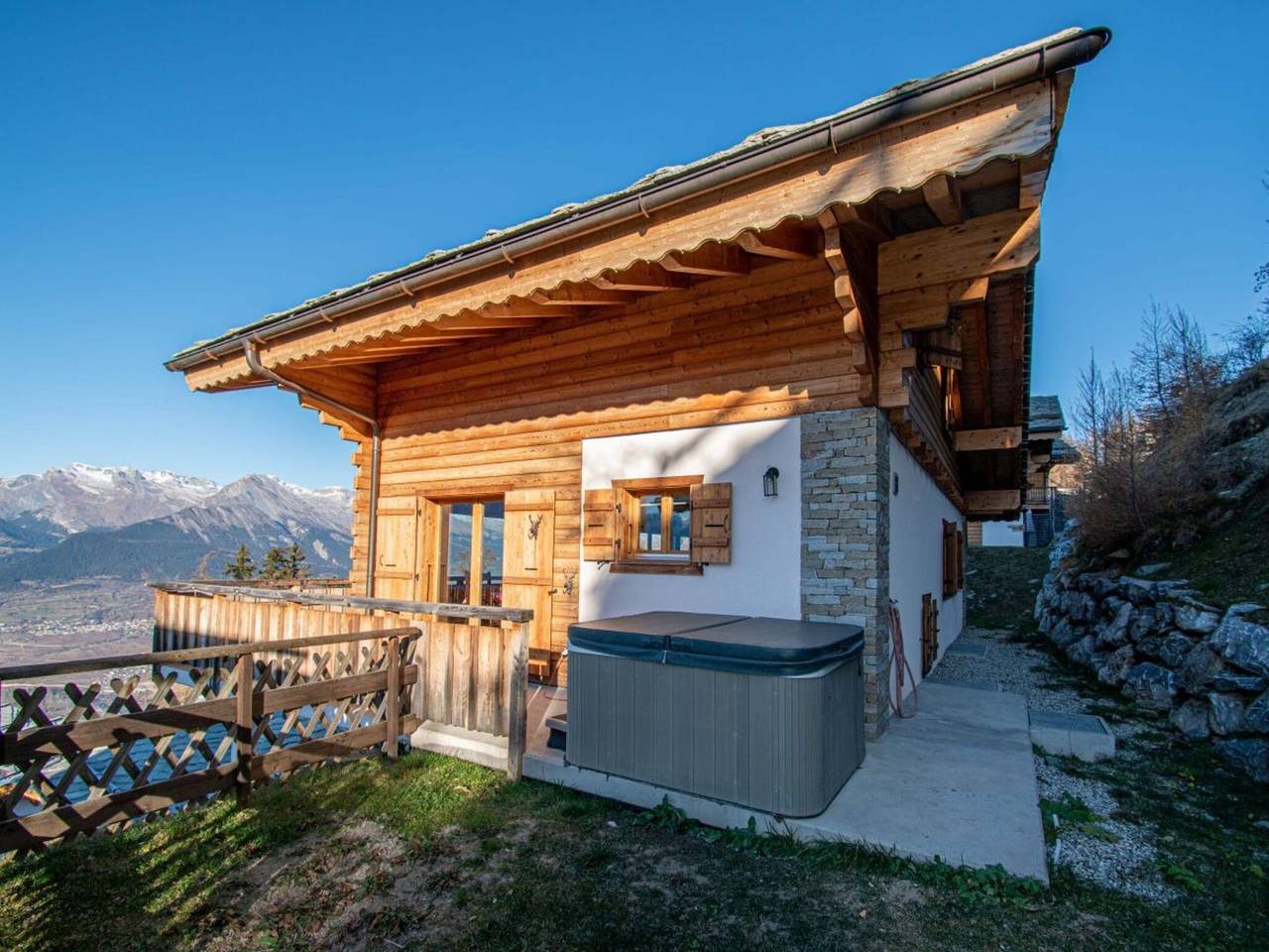 Chalet in Veysonnaz mit Whirlpool in Nendaz, Walliser Alpen