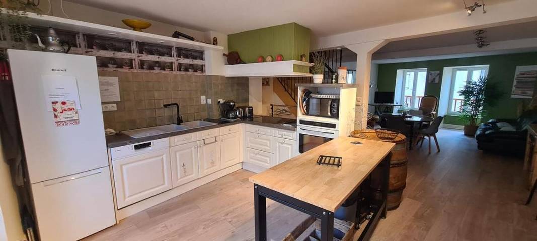 Gîte pour 4 personnes, avec terrasse à Pleaux - 3