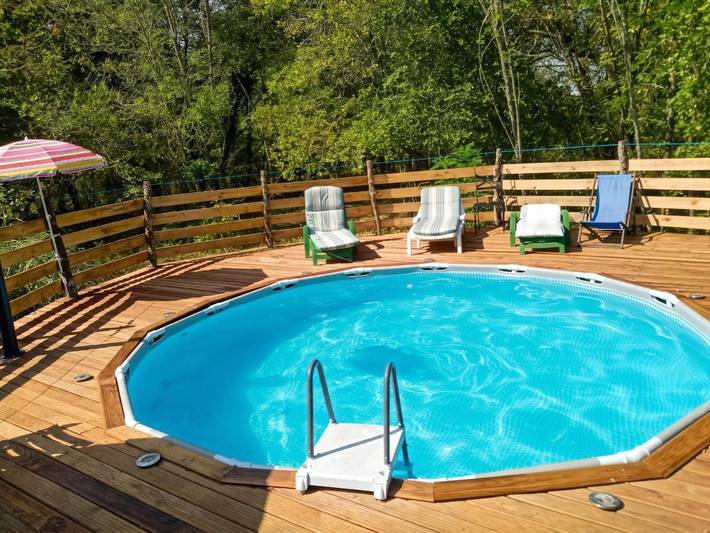 Location de vacances pour 12 personnes, avec Terrasse ainsi que Jardin et Piscine à Callen