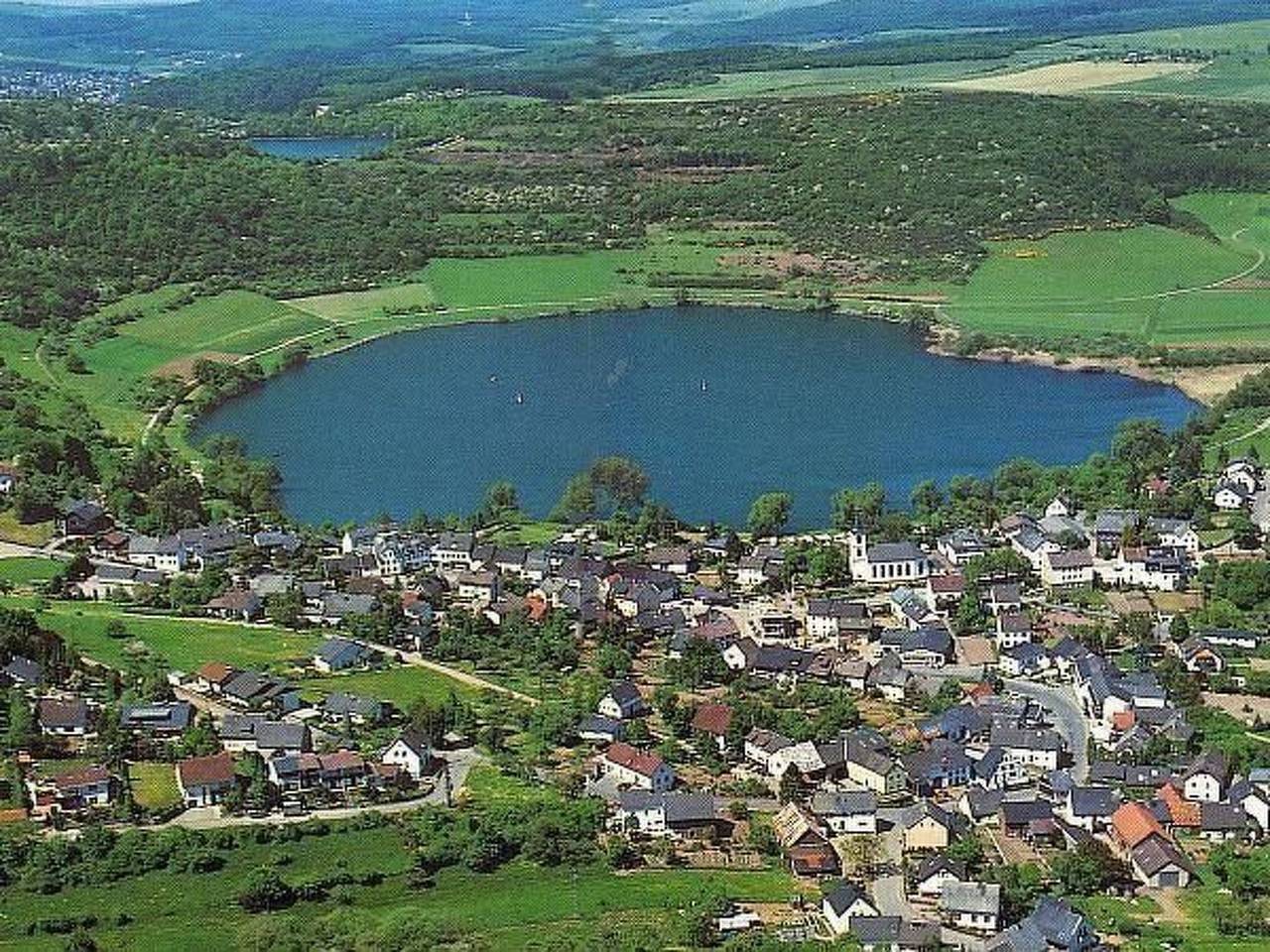 Ganze Wohnung, Elegante Ferienwohnung in Schalkenmehren in Schalkenmehren, Vulkaneifel