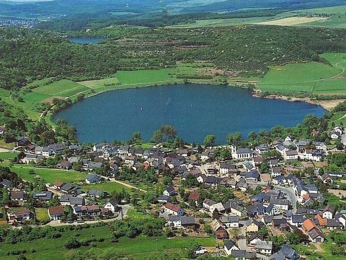 Ferienwohnung für 6 Personen, mit Balkon und Sauna in Schalkenmehren - 2